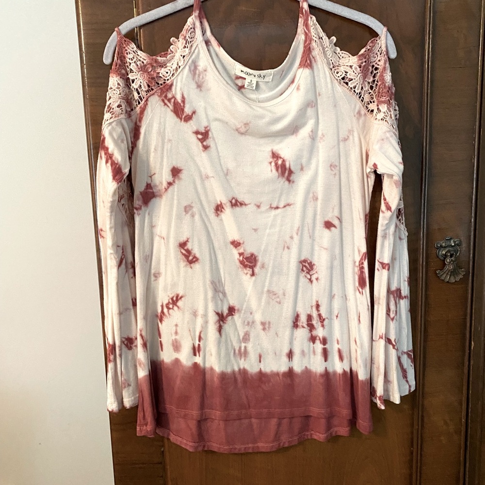 Moon and sky cold shoulder top small